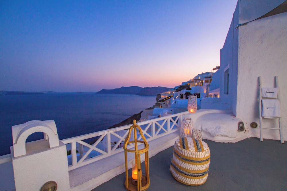 Alexander's Suites — Attractions in the area in Oia, South Aegean