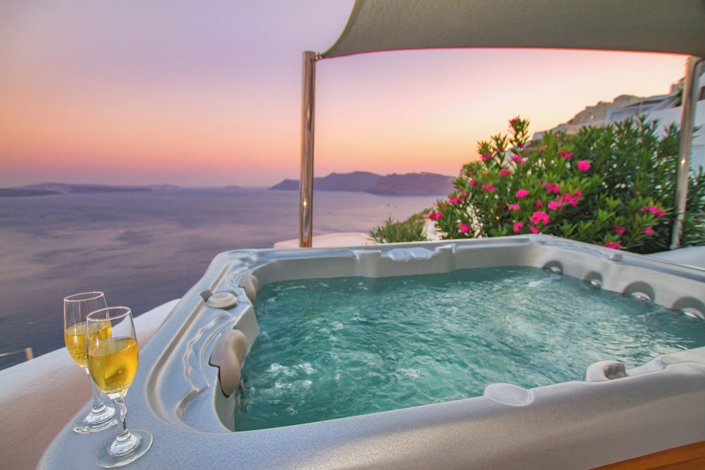Alexander's Suites — Spa in Oia, South Aegean