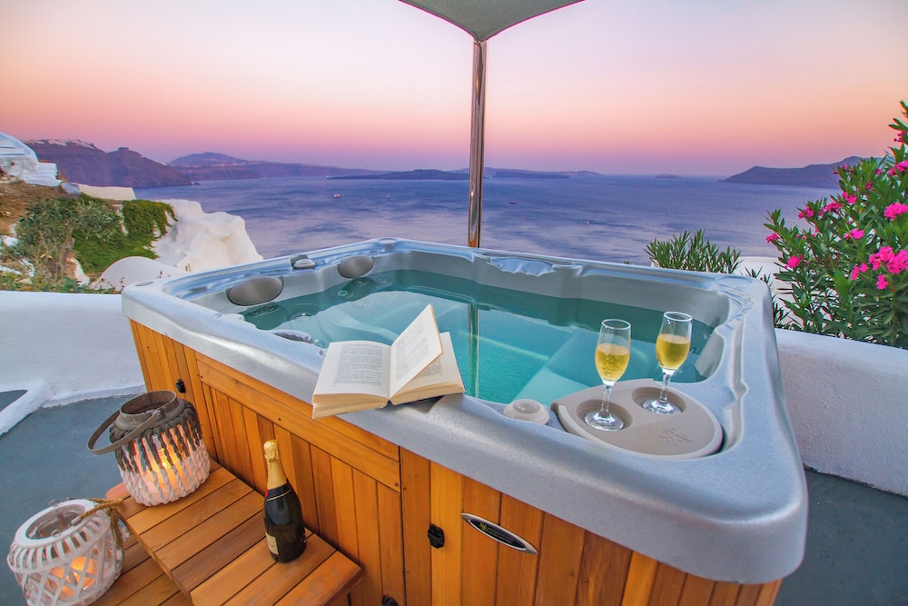 Alexander's Suites — Spa in Oia, South Aegean