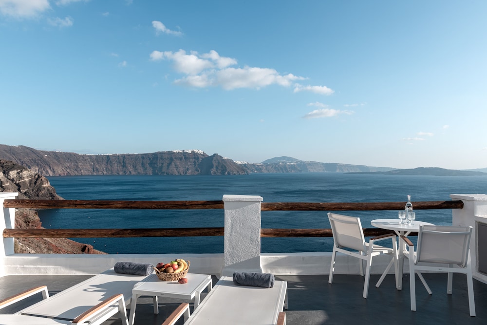 Caldera Premium Villas - Adults Only — Restaurant & bars in Oia, South Aegean