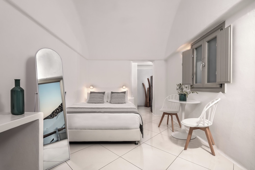 Caldera Premium Villas - Adults Only — Hotel rooms in Oia, South Aegean