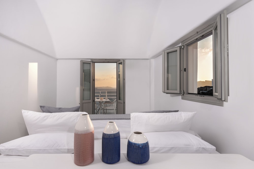 Caldera Premium Villas - Adults Only — Hotel rooms in Oia, South Aegean