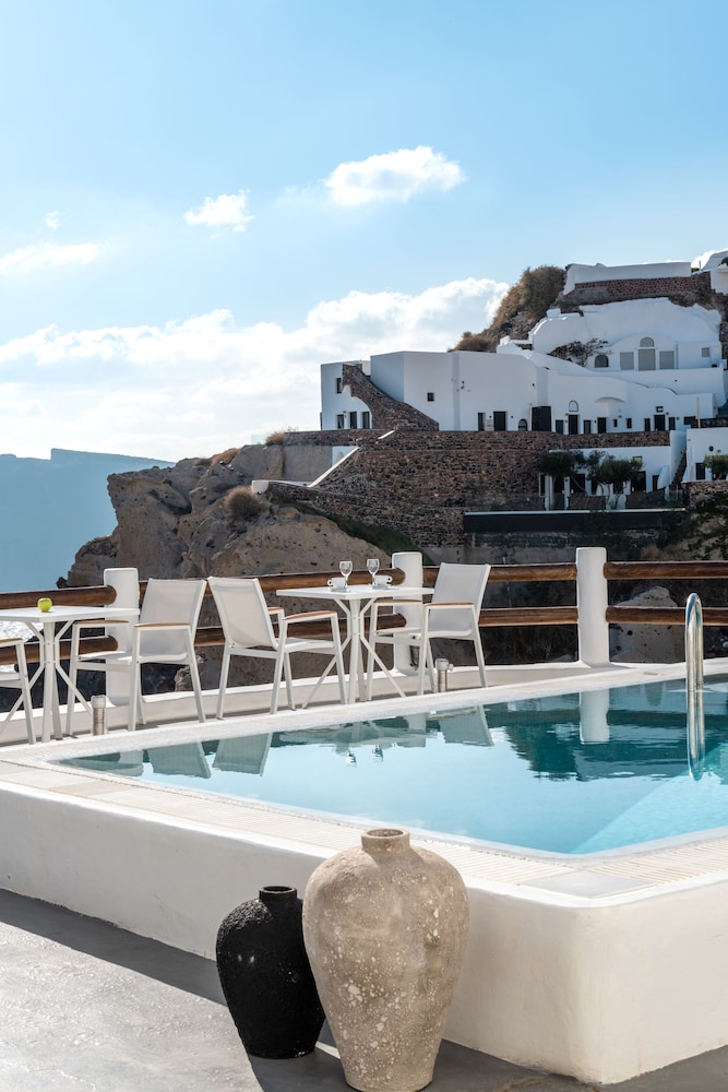 Caldera Premium Villas - Adults Only — Swimming pool in Oia, South Aegean