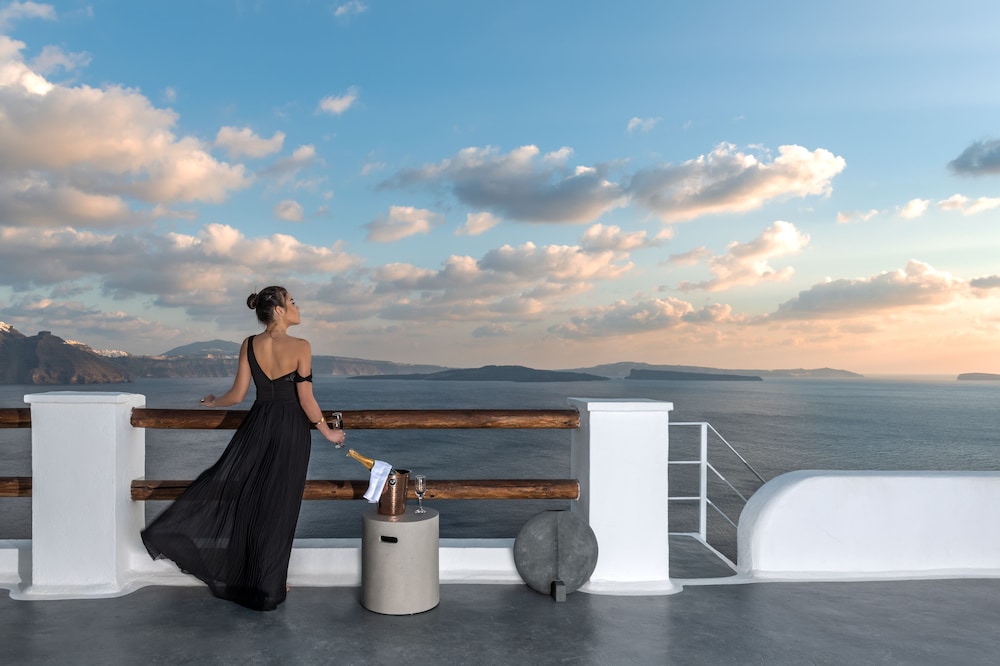 Caldera Premium Villas - Adults Only — Hotel rooms in Oia, South Aegean