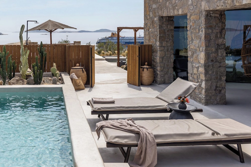 Rocabella Mykonos Hotel, a member of Design Hotels — Swimming pool in Agios Stefanos, South Aegean