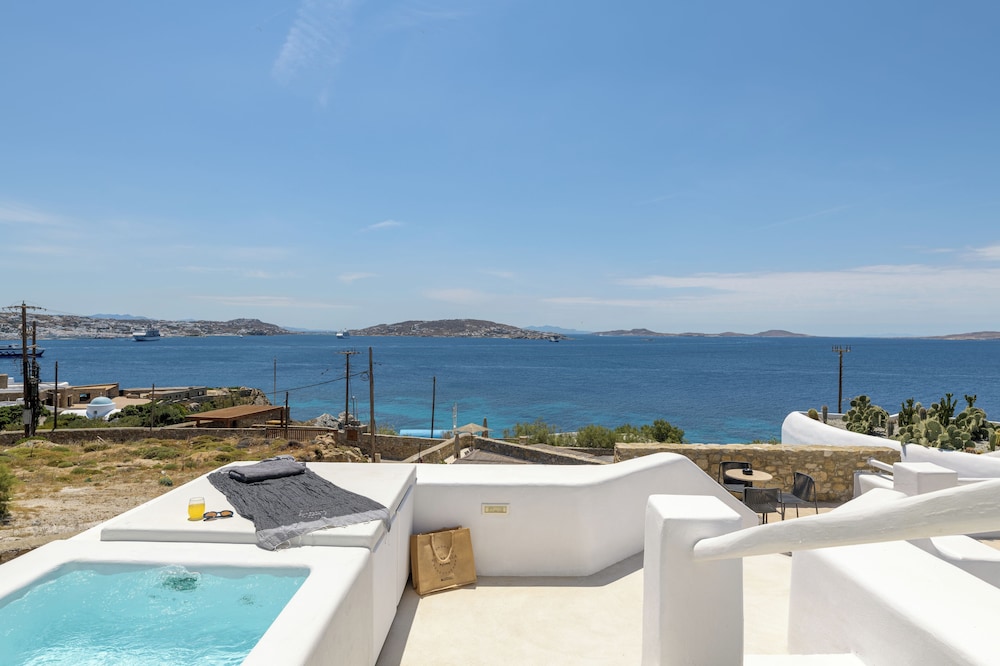 Rocabella Mykonos Hotel, a member of Design Hotels — Swimming pool in Agios Stefanos, South Aegean