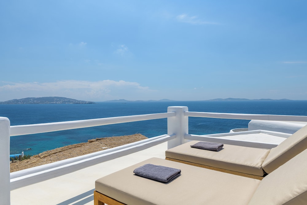Rocabella Mykonos Hotel, a member of Design Hotels — Hotel building in Agios Stefanos, South Aegean