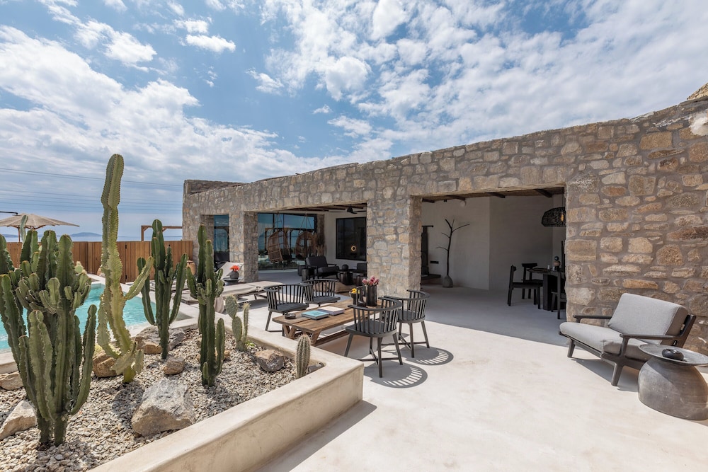 Rocabella Mykonos Hotel, a member of Design Hotels — Hotel building in Agios Stefanos, South Aegean