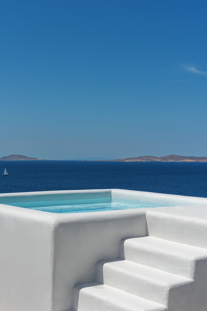 Rocabella Mykonos Hotel, a member of Design Hotels — Swimming pool in Agios Stefanos, South Aegean
