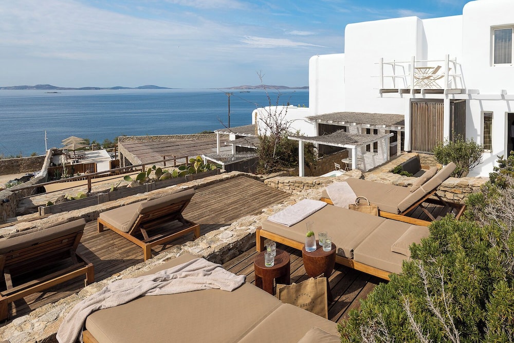 Rocabella Mykonos Hotel, a member of Design Hotels — Hotel building in Agios Stefanos, South Aegean