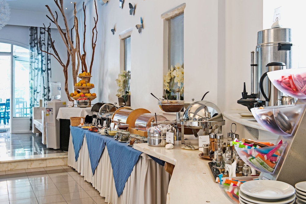 Meltemi Village — Restaurant & bars in Perissa, South Aegean