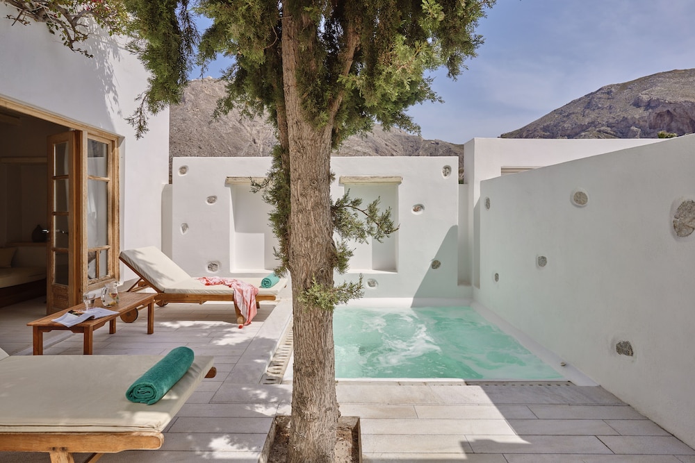 Meltemi Village — Swimming pool in Perissa, South Aegean