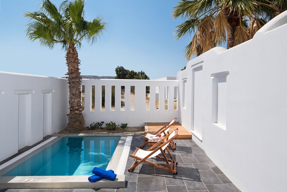 Meltemi Village — Swimming pool in Perissa, South Aegean