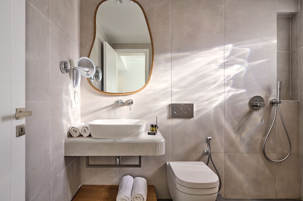 Meltemi Village — Hotel rooms in Perissa, South Aegean