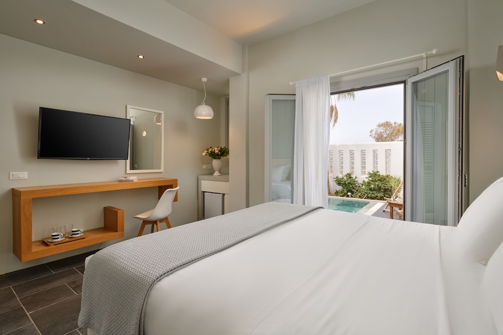 Meltemi Village — Hotel rooms in Perissa, South Aegean