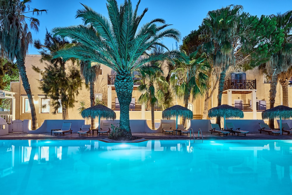 Meltemi Village — Swimming pool in Perissa, South Aegean