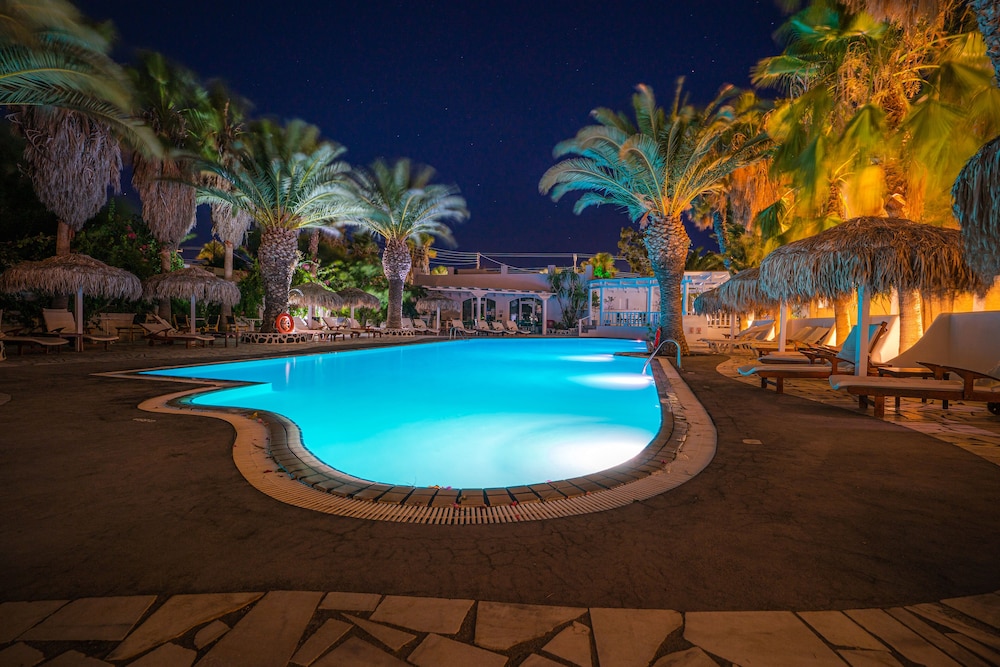 Meltemi Village — Swimming pool in Perissa, South Aegean