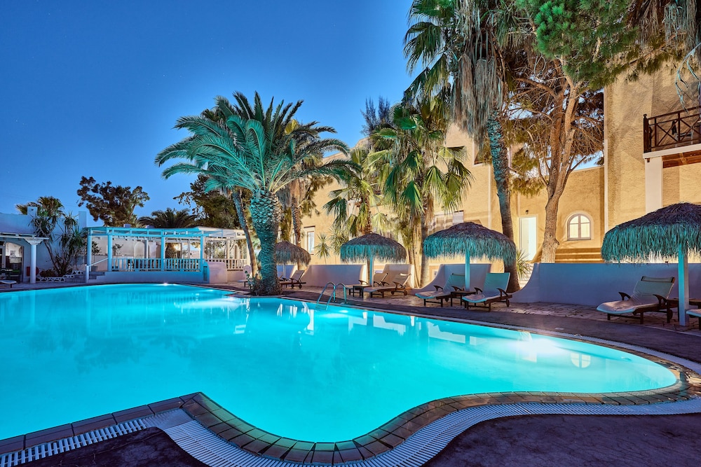Meltemi Village — Swimming pool in Perissa, South Aegean