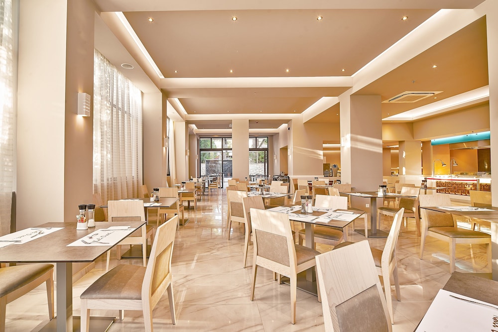 Eva Bay Hotel On The Beach Adults Only — Restaurant & bars in Rethymnon