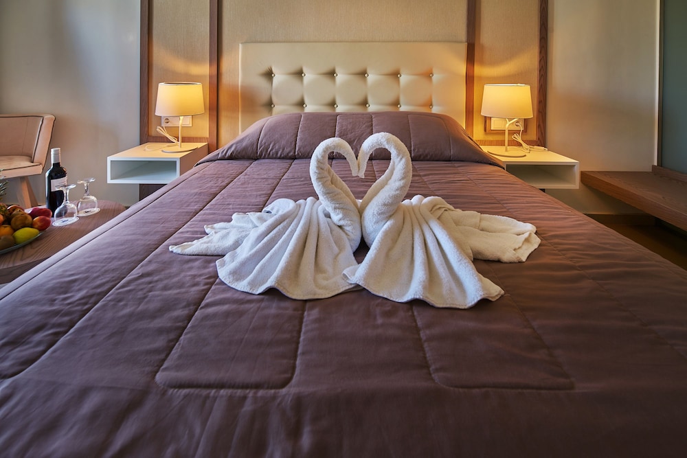 Eva Bay Hotel On The Beach Adults Only — Hotel rooms in Rethymnon
