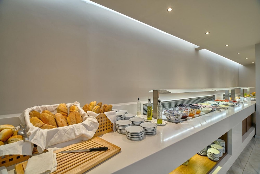 Eva Bay Hotel On The Beach Adults Only — Restaurant & bars in Rethymnon