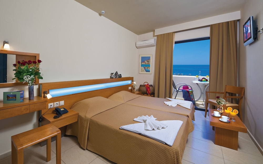 Eva Bay Hotel On The Beach Adults Only — Hotel rooms in Rethymnon