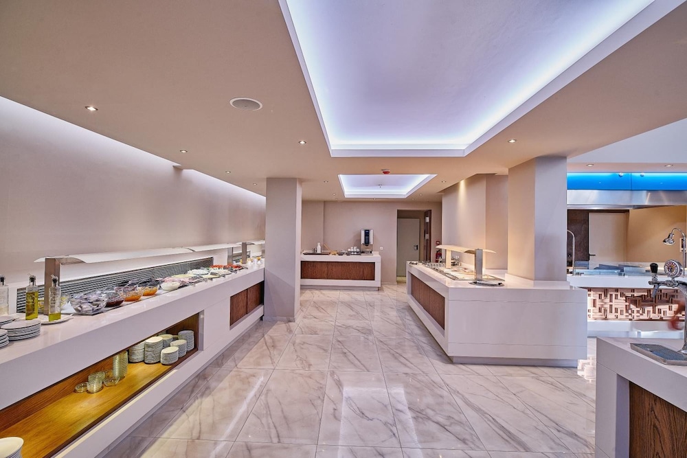Eva Bay Hotel On The Beach Adults Only — Restaurant & bars in Rethymnon