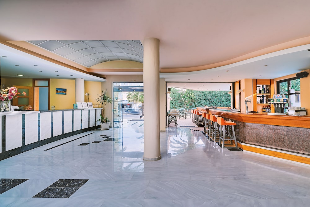 Eva Bay Hotel On The Beach Adults Only — Restaurant & bars in Rethymnon