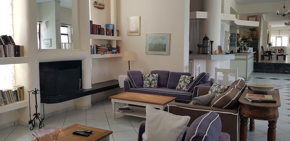 Clara Hotel — Hotel rooms in Lesvos Island