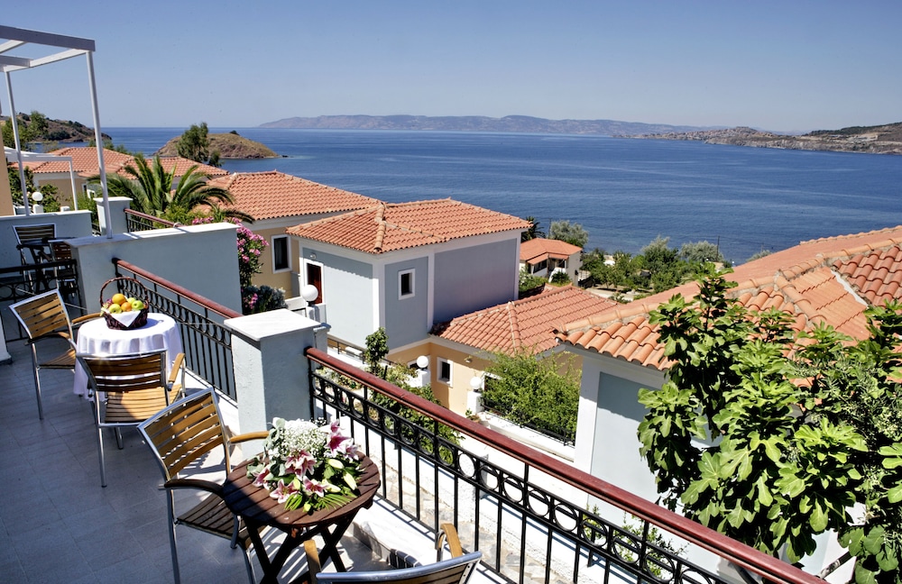 Clara Hotel — Hotel rooms in Lesvos Island
