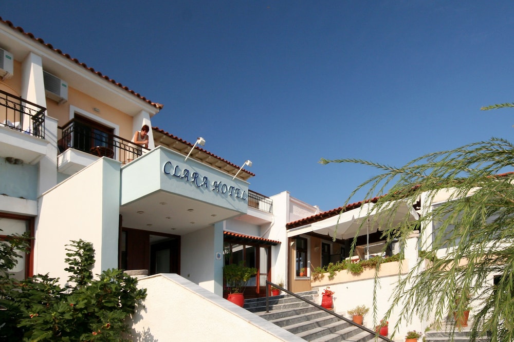 Clara Hotel — Hotel building in Lesvos Island