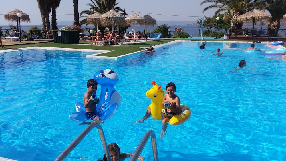 Clara Hotel — Swimming pool in Lesvos Island