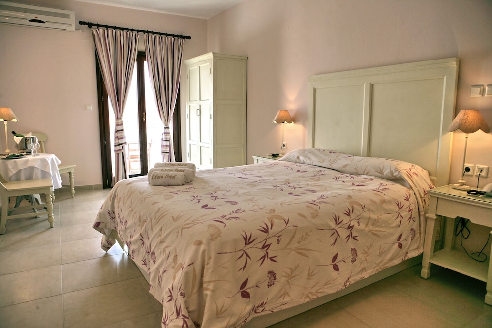 Clara Hotel — Hotel rooms in Lesvos Island