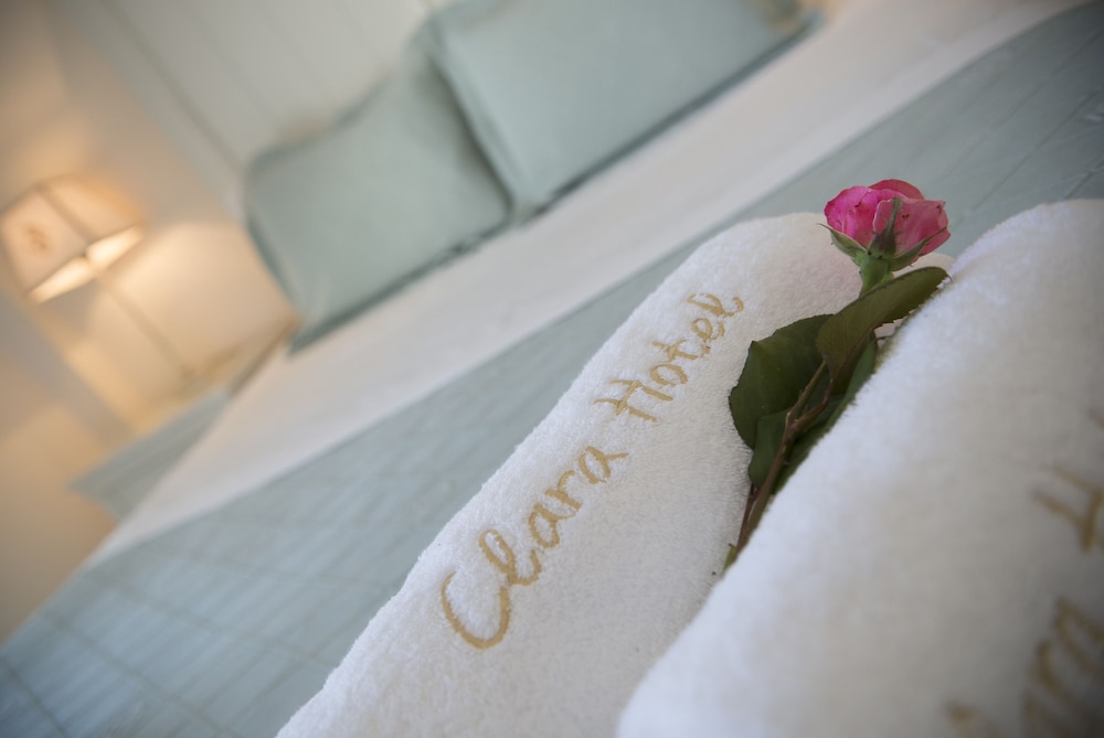 Clara Hotel — Hotel rooms in Lesvos Island