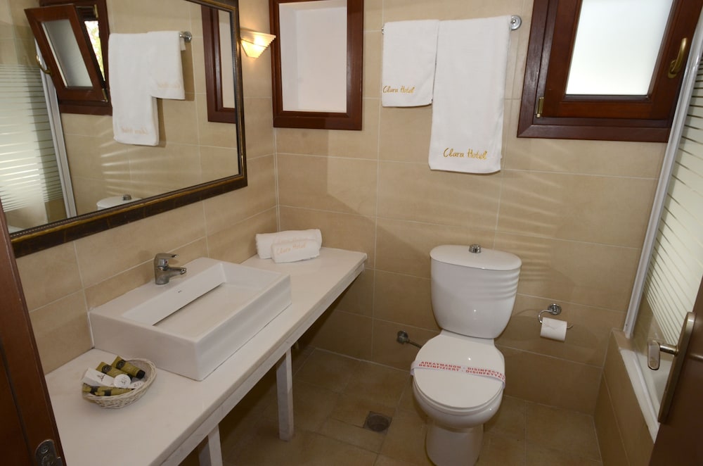 Clara Hotel — Hotel rooms in Lesvos Island