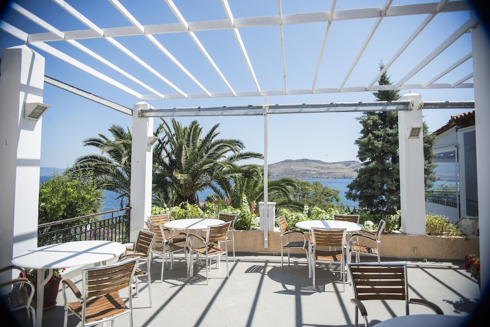 Clara Hotel — Hotel rooms in Lesvos Island