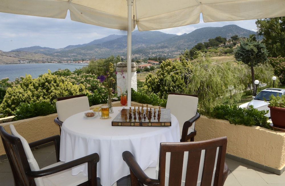 Clara Hotel — Restaurant & bars in Lesvos Island