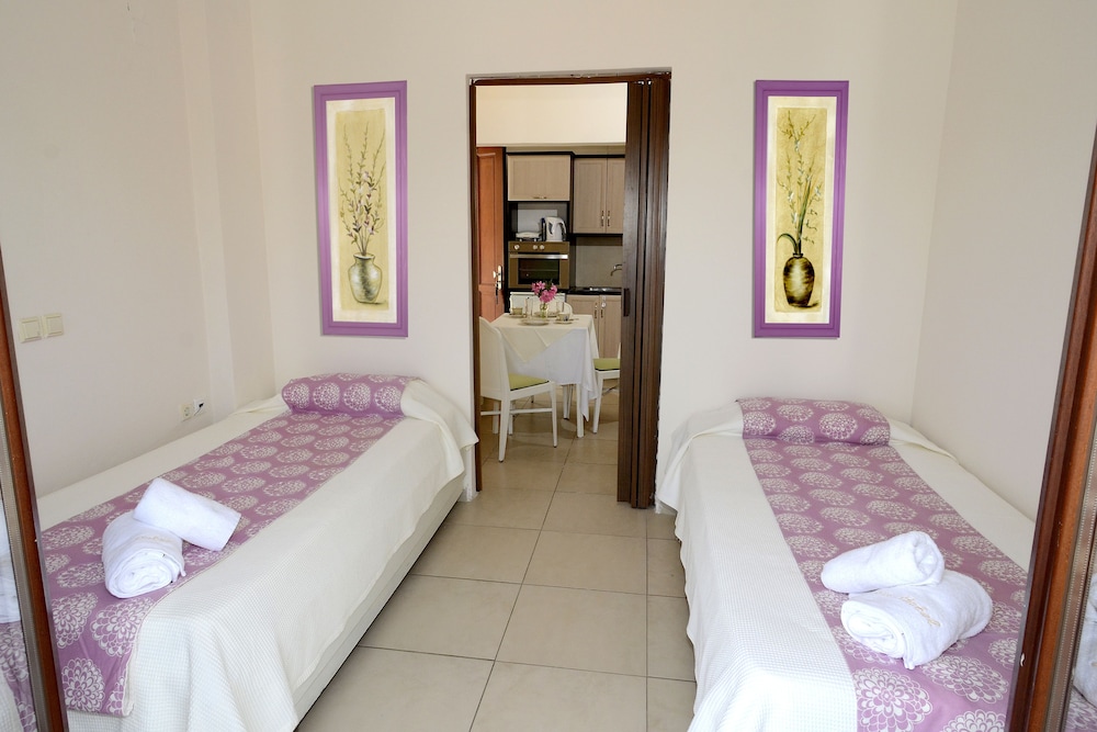 Clara Hotel — Hotel rooms in Lesvos Island