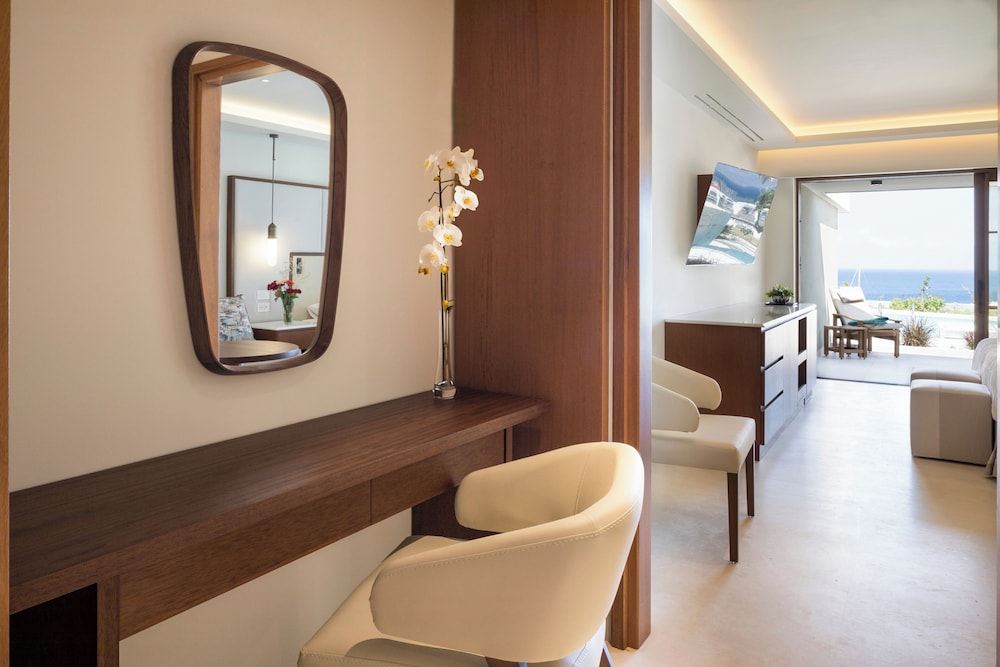 Porto Elounda Golf & Spa Resort — Hotel rooms in Elounda