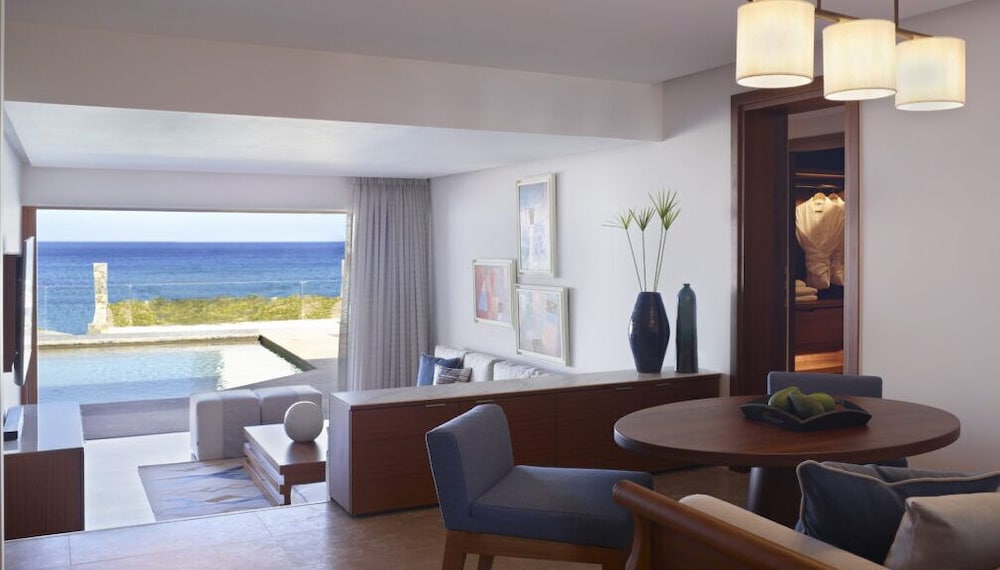 Porto Elounda Golf & Spa Resort — Hotel rooms in Elounda