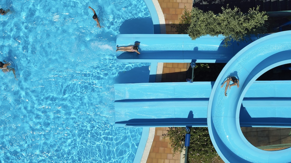 Porto Elounda Golf & Spa Resort — Swimming pool in Elounda