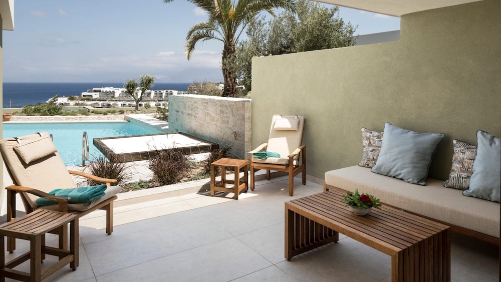 Porto Elounda Golf & Spa Resort — Swimming pool in Elounda