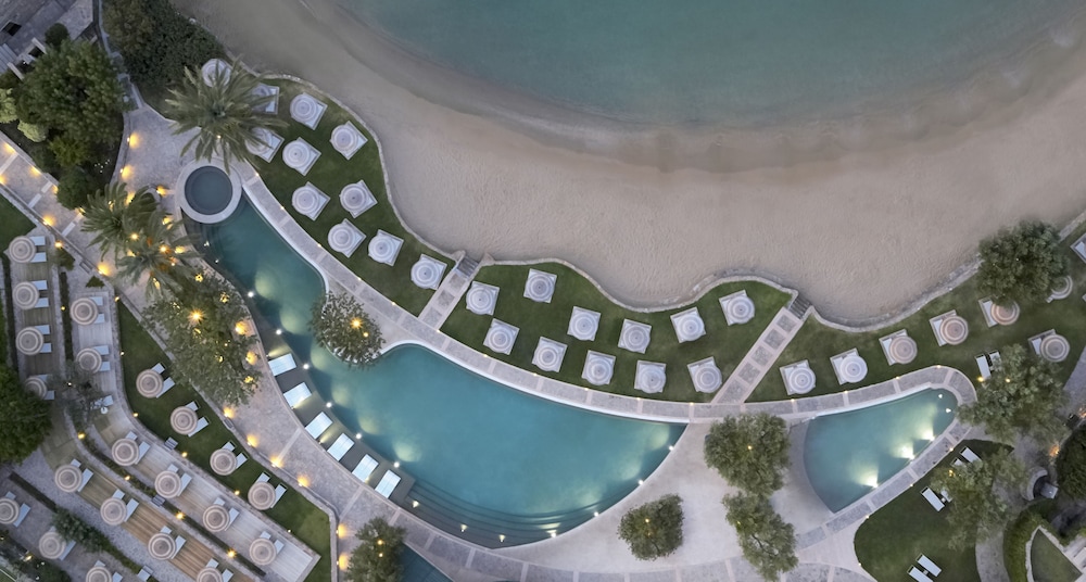 Porto Elounda Golf & Spa Resort — Swimming pool in Elounda