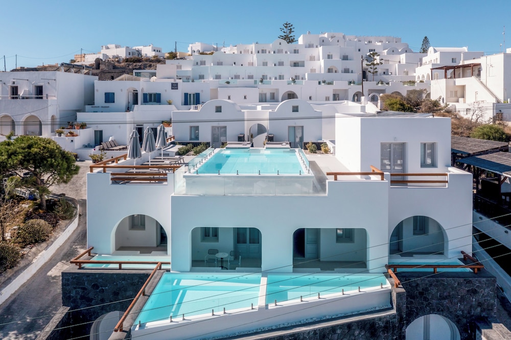Santorini Palace — Main photo in Firostefan, South Aegean