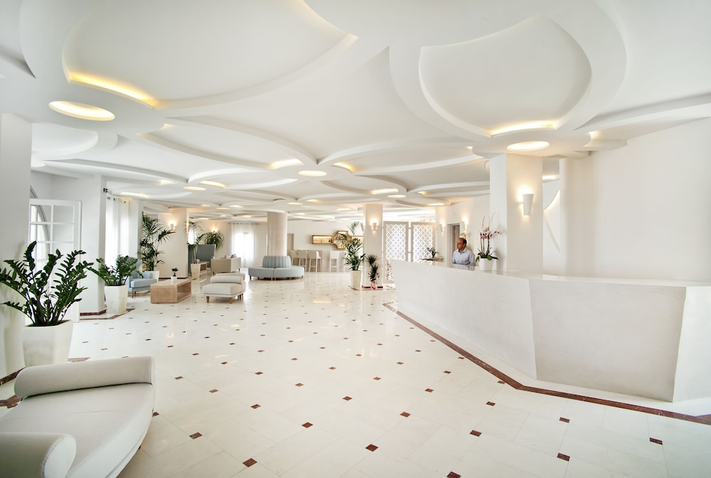 Santorini Palace — Restaurant & bars in Firostefan, South Aegean