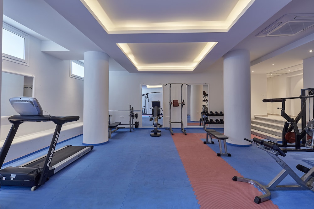 Santorini Palace — Sports & recreation in Firostefan, South Aegean