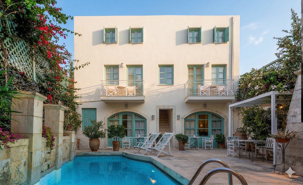 Mythos Suites Boutique Hotel