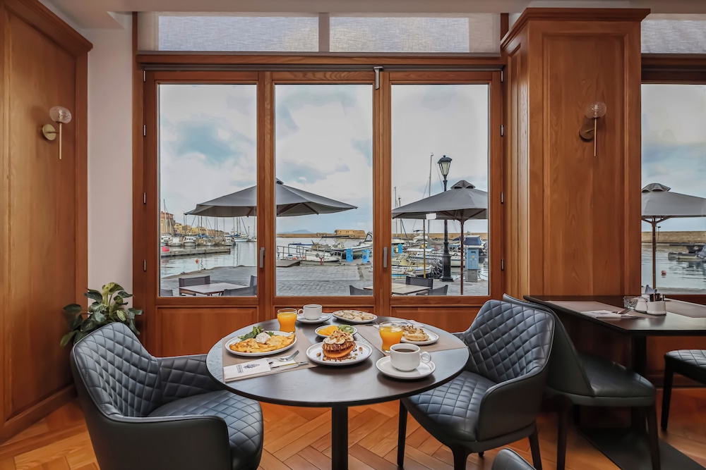 Porto Veneziano Hotel — Restaurant & bars in Chania
