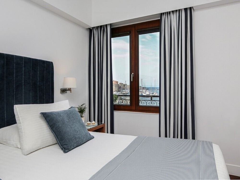 Porto Veneziano Hotel — Hotel rooms in Chania