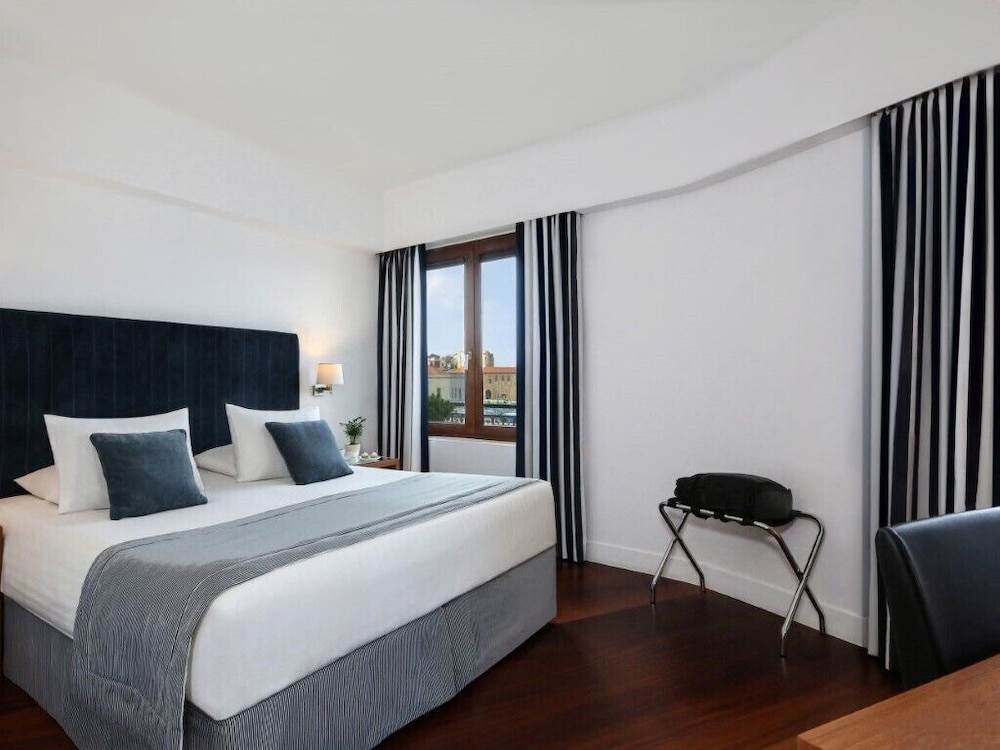 Porto Veneziano Hotel — Hotel rooms in Chania